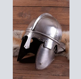 Réplica de un casco de infantería romana tardía
