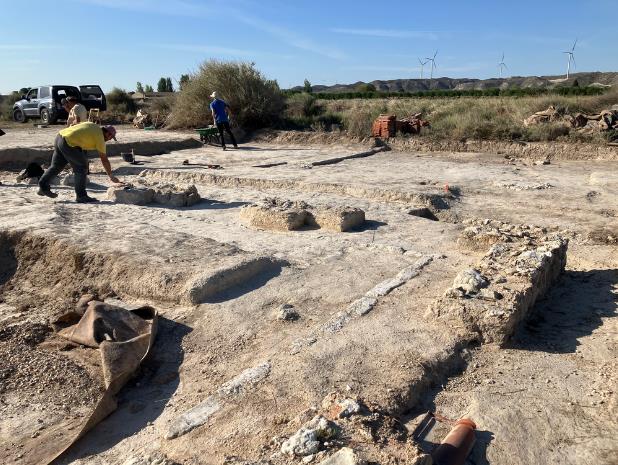 Trabajos en la zona arqueológica de La Cabañeta