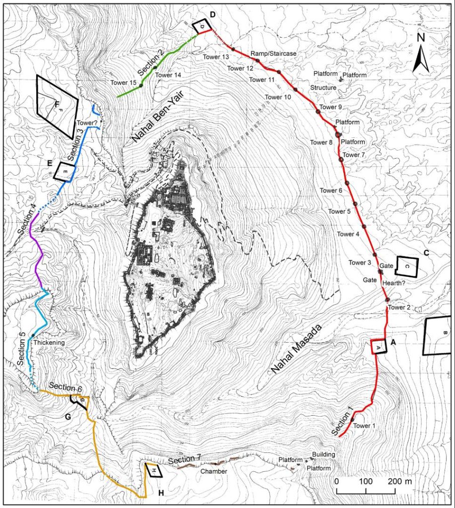 Secciones del muro que rodeaba el sitio de Masada Plano completo con el asedio romano de Masada