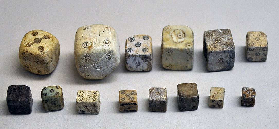 Conjunto de dados de hueso romanos Conjunto de dados romanos de hueso en eñ Museo Galo-romano de Saint-Romain-en-Gal